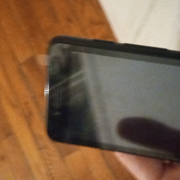 Cell phone. Umx. Model number u696cl. IMEI # 990018251562439 - Picture 2 of 5